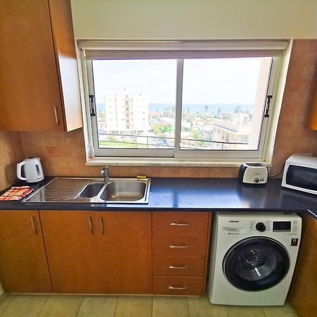 License to Chill Apartment Larnaca Esterno foto