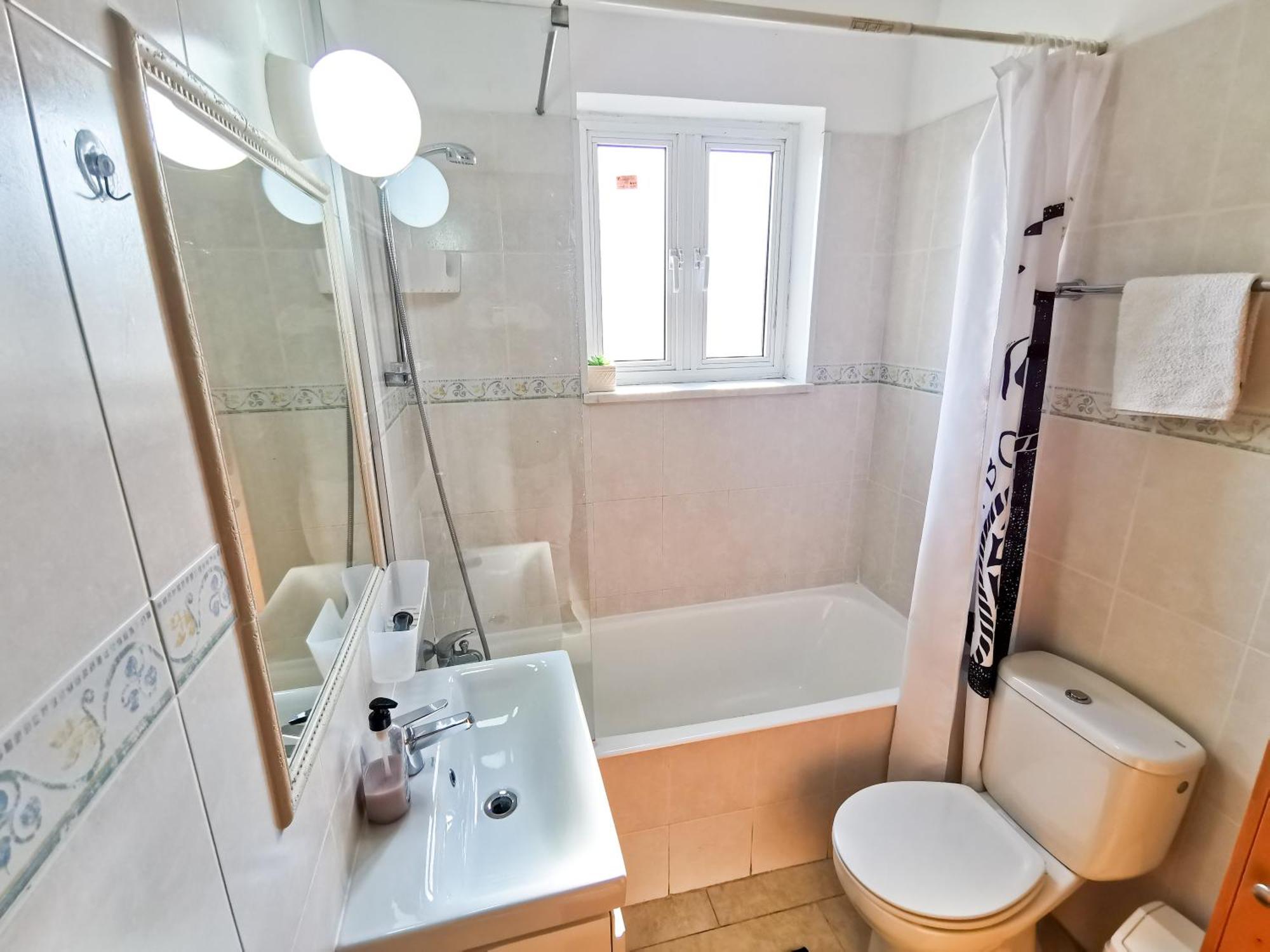 License to Chill Apartment Larnaca Esterno foto